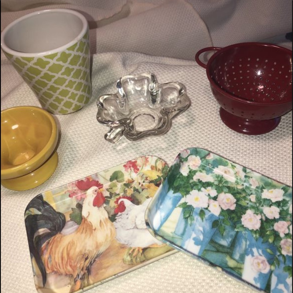 Lot of Kitchen Accents